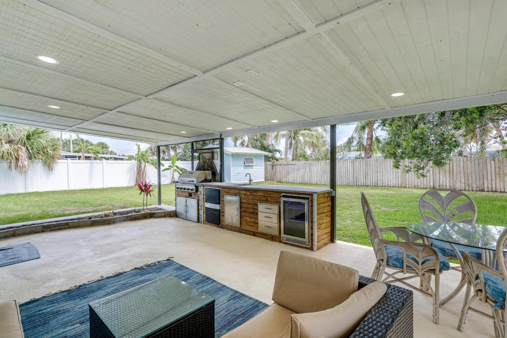 Pet-Friendly Cocoa Beach Home Walk To Beach! Экстерьер фото