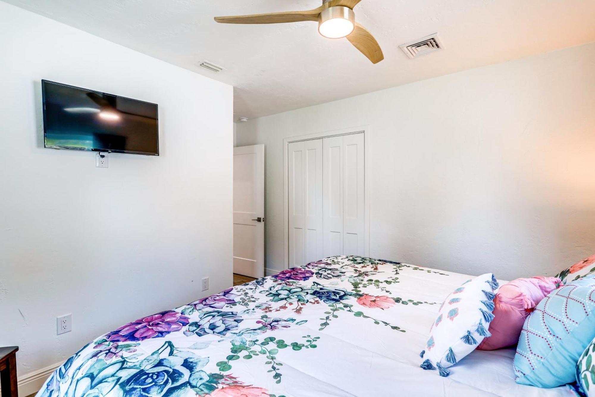Pet-Friendly Cocoa Beach Home Walk To Beach! Экстерьер фото
