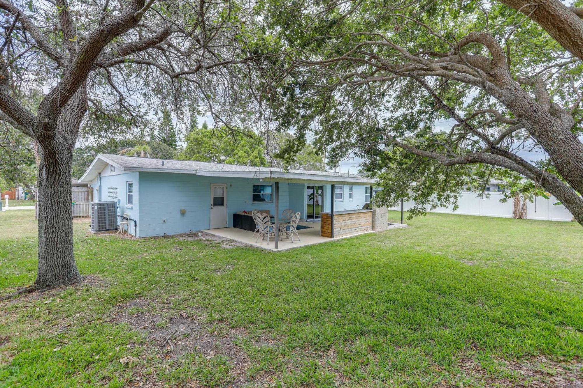 Pet-Friendly Cocoa Beach Home Walk To Beach! Экстерьер фото