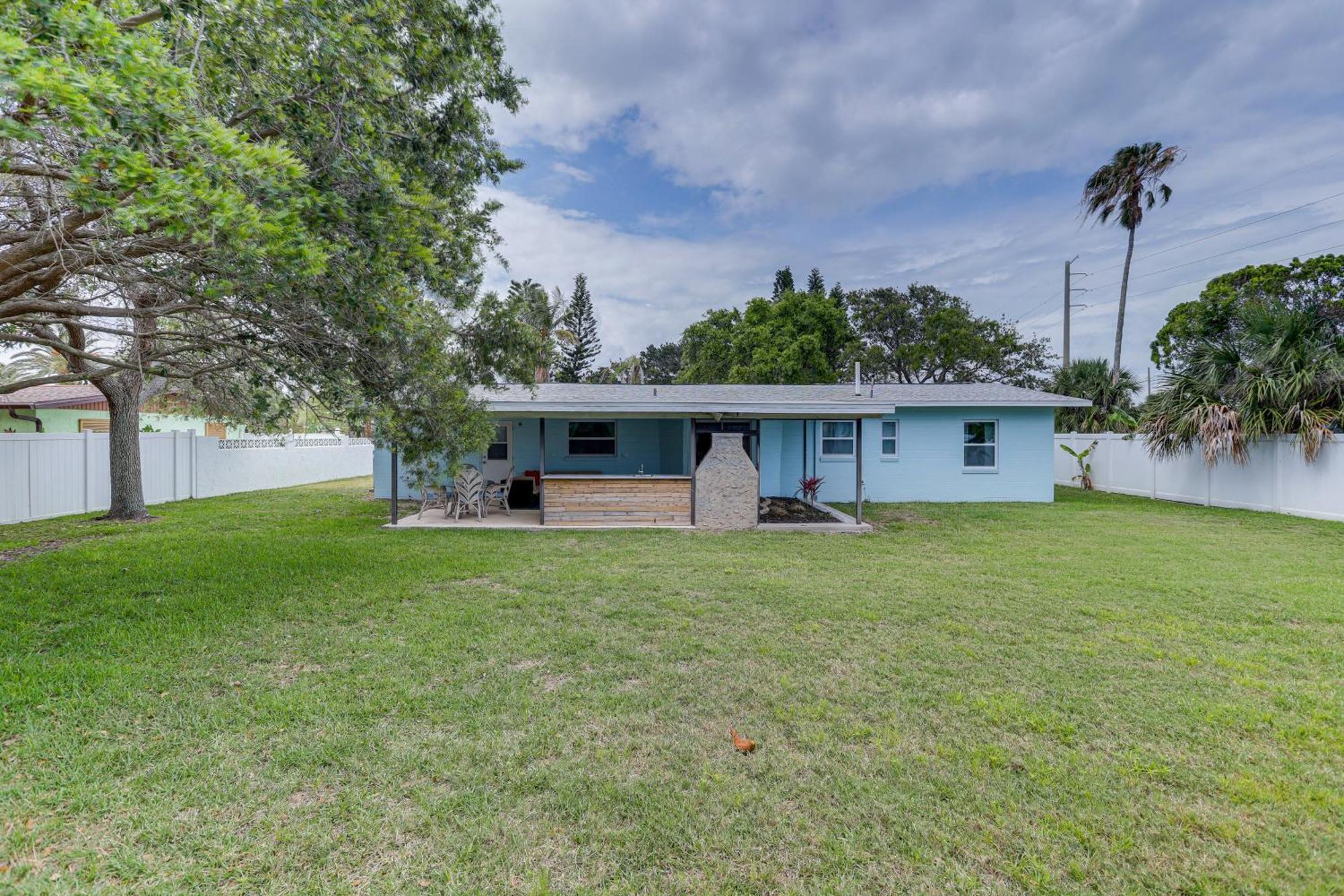 Pet-Friendly Cocoa Beach Home Walk To Beach! Экстерьер фото